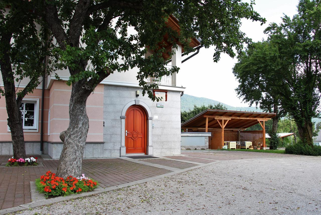 Prenocisca Angelin Hram, Tiny Apartments Markovec Exterior foto